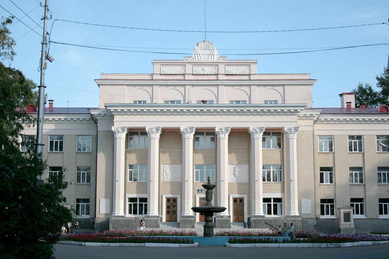 Oktyabrskiy (Октябрьский)